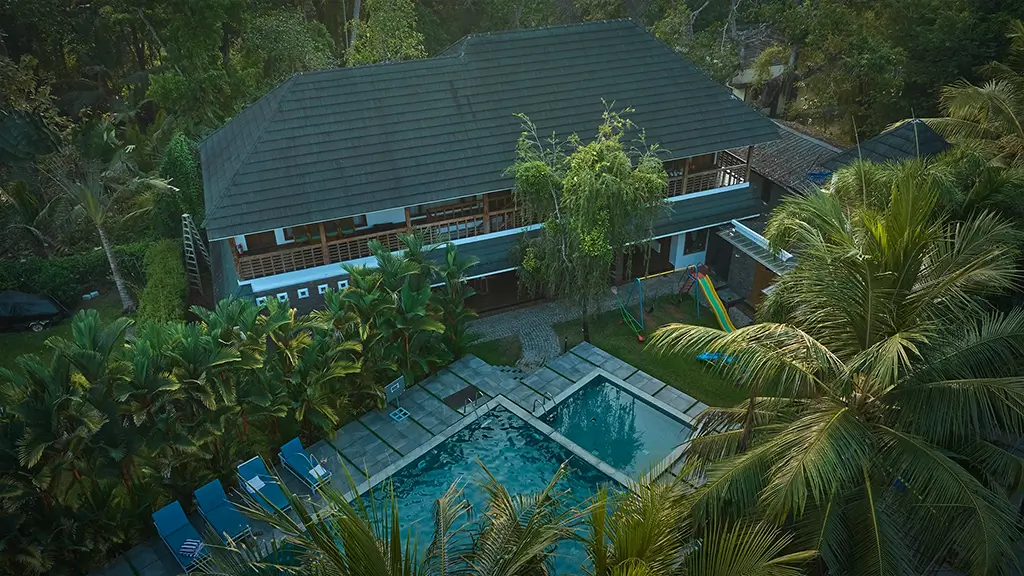 Blue Jelly Marina - Blue Jelly Cruises & Resort