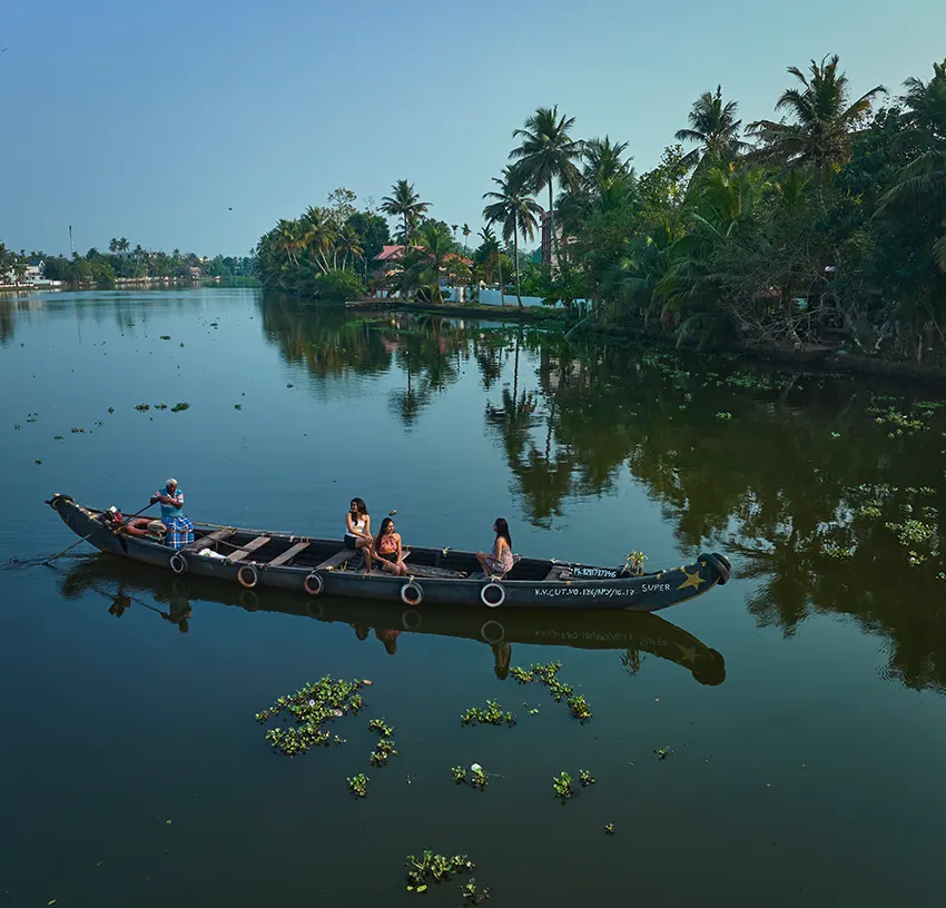 Blue Jelly Marina - Blue Jelly Cruises & Resort