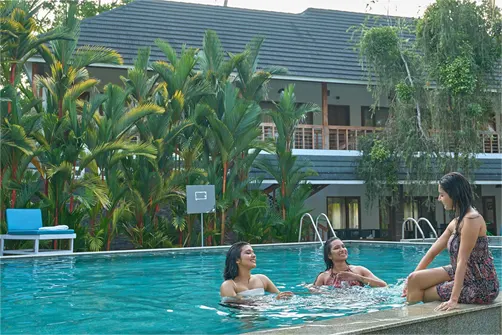 Blue Jelly Marina - Blue Jelly Cruises & Resort